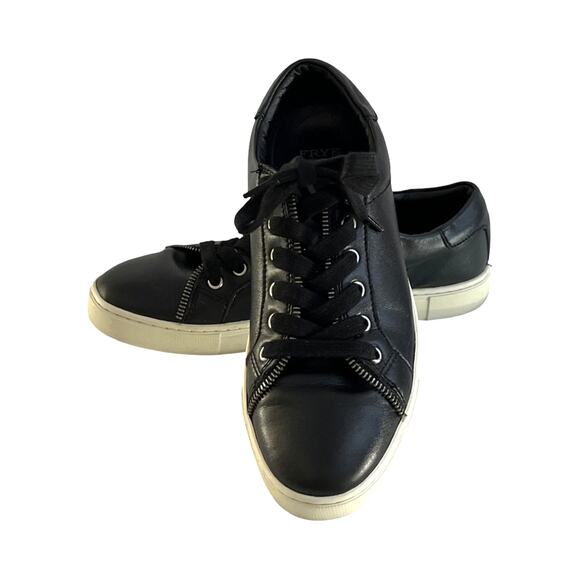 FRYE AND CO. Shoes - Frye And Co Sindy Moto Low Black Leather Zipper Detail Sneaker Women’s Size 8.5M